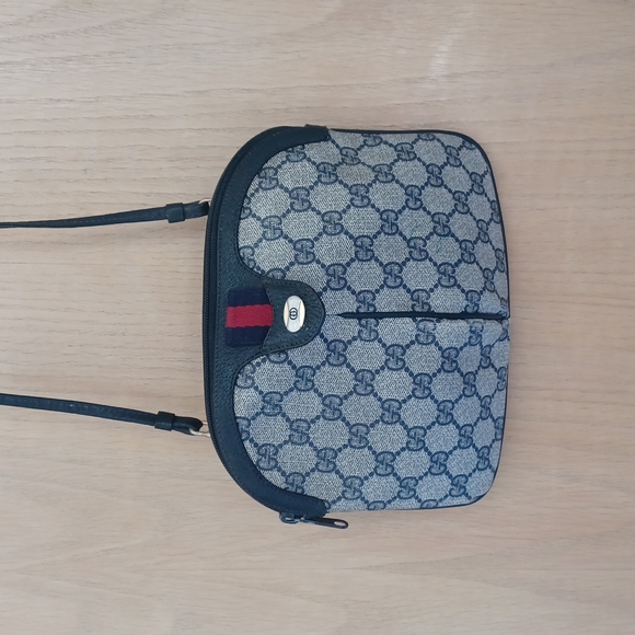 Ladies blue and gray Gucci Shoulder Bag, Sz Small ***offers welcome *** - Picture 14 of 14
